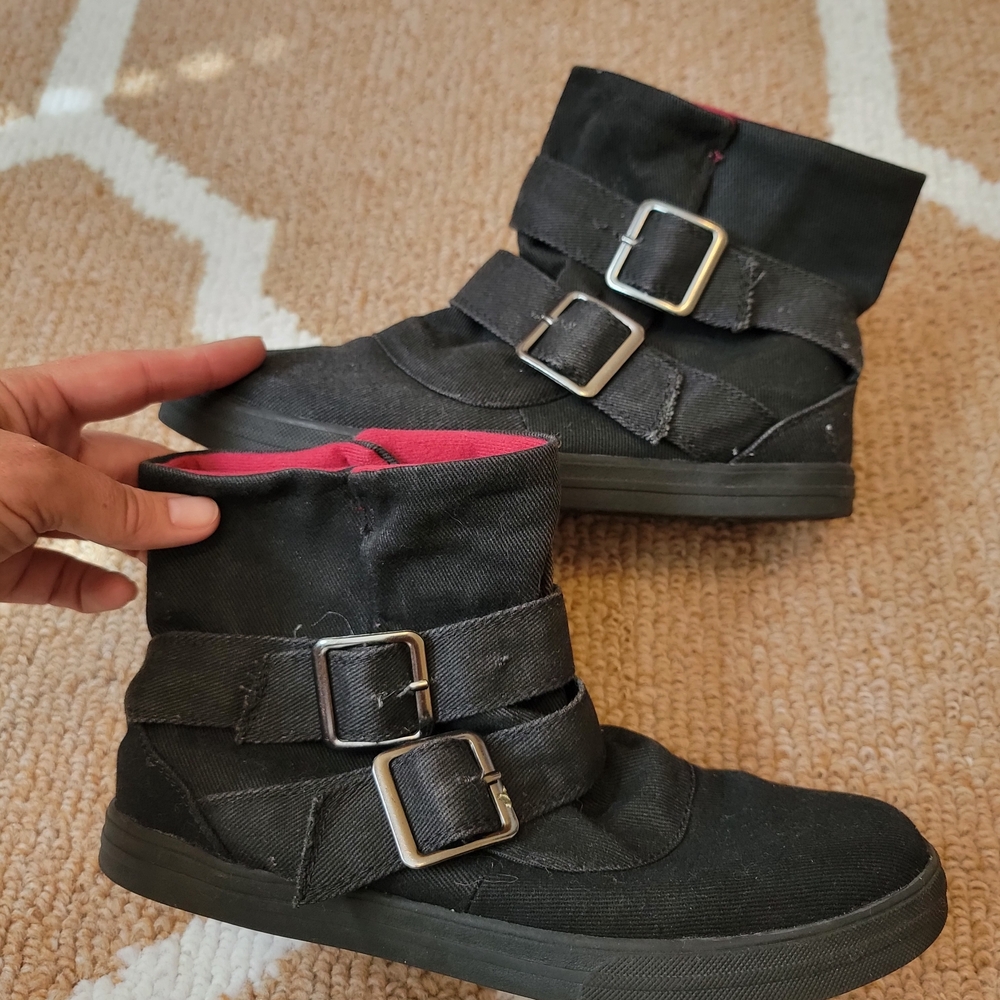 SO Black Ankle Boots with Buckles